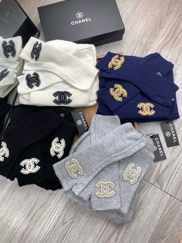 Chanel Scarf Hat Gloves hm09